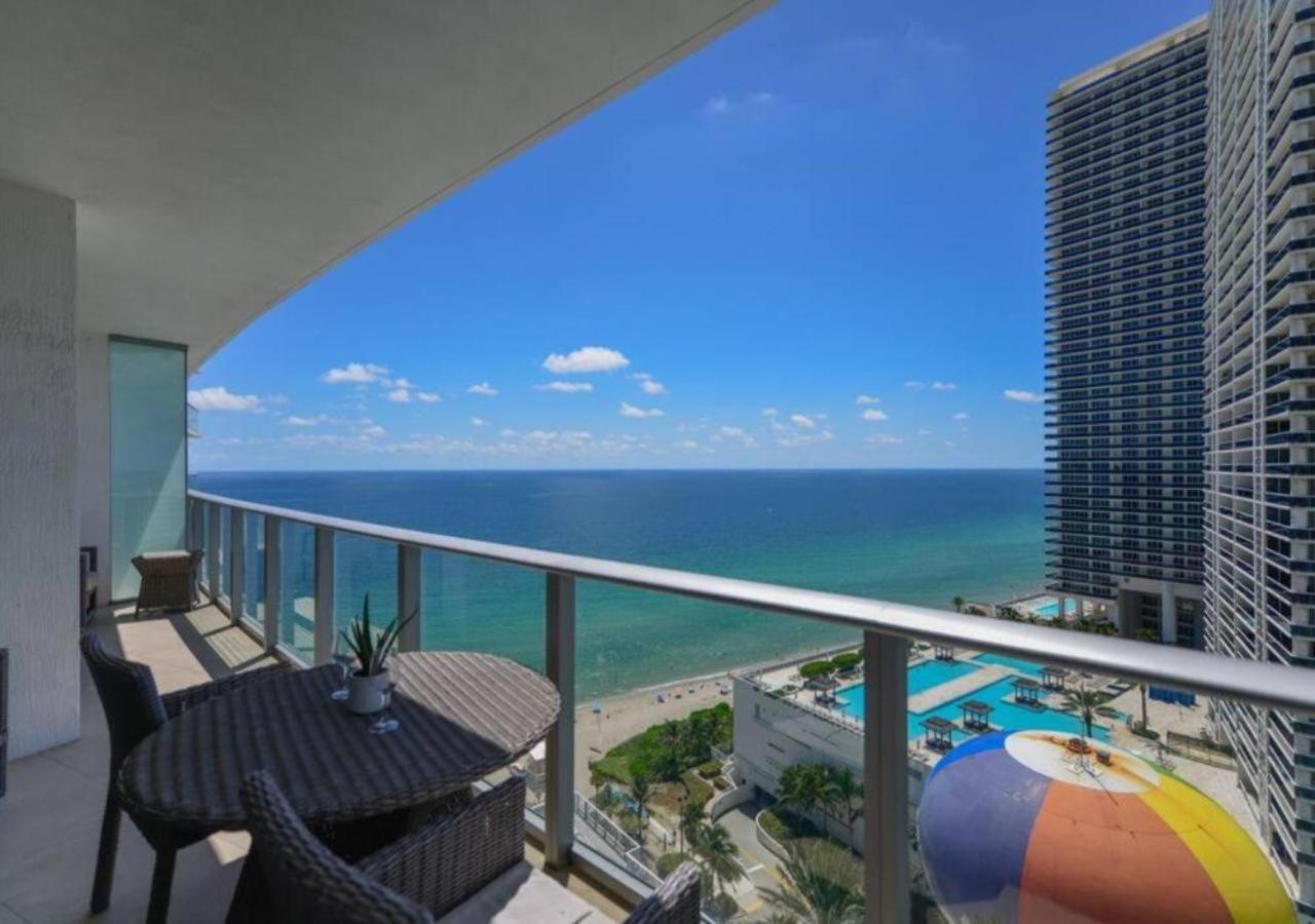 Beachfront Condo With Mesmerizing Views Hollywood Exterior foto